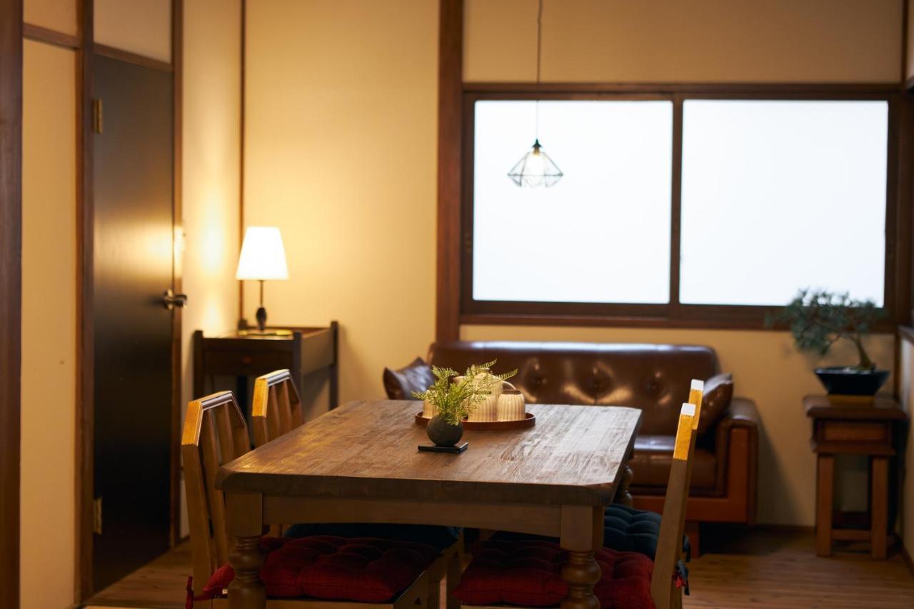 Kagurazaka Retro Bar & Hotel Токио Экстерьер фото